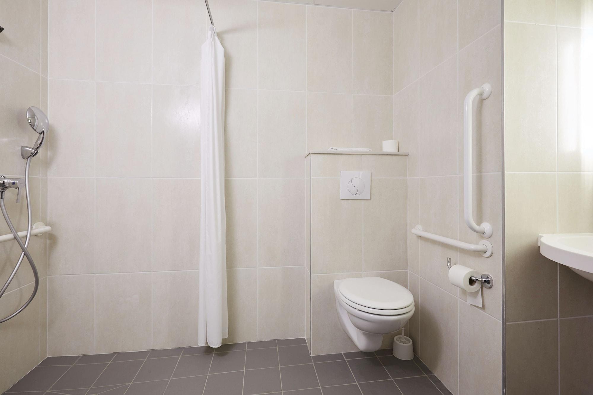 B&B Hotel Montlhery Linas Buitenkant foto