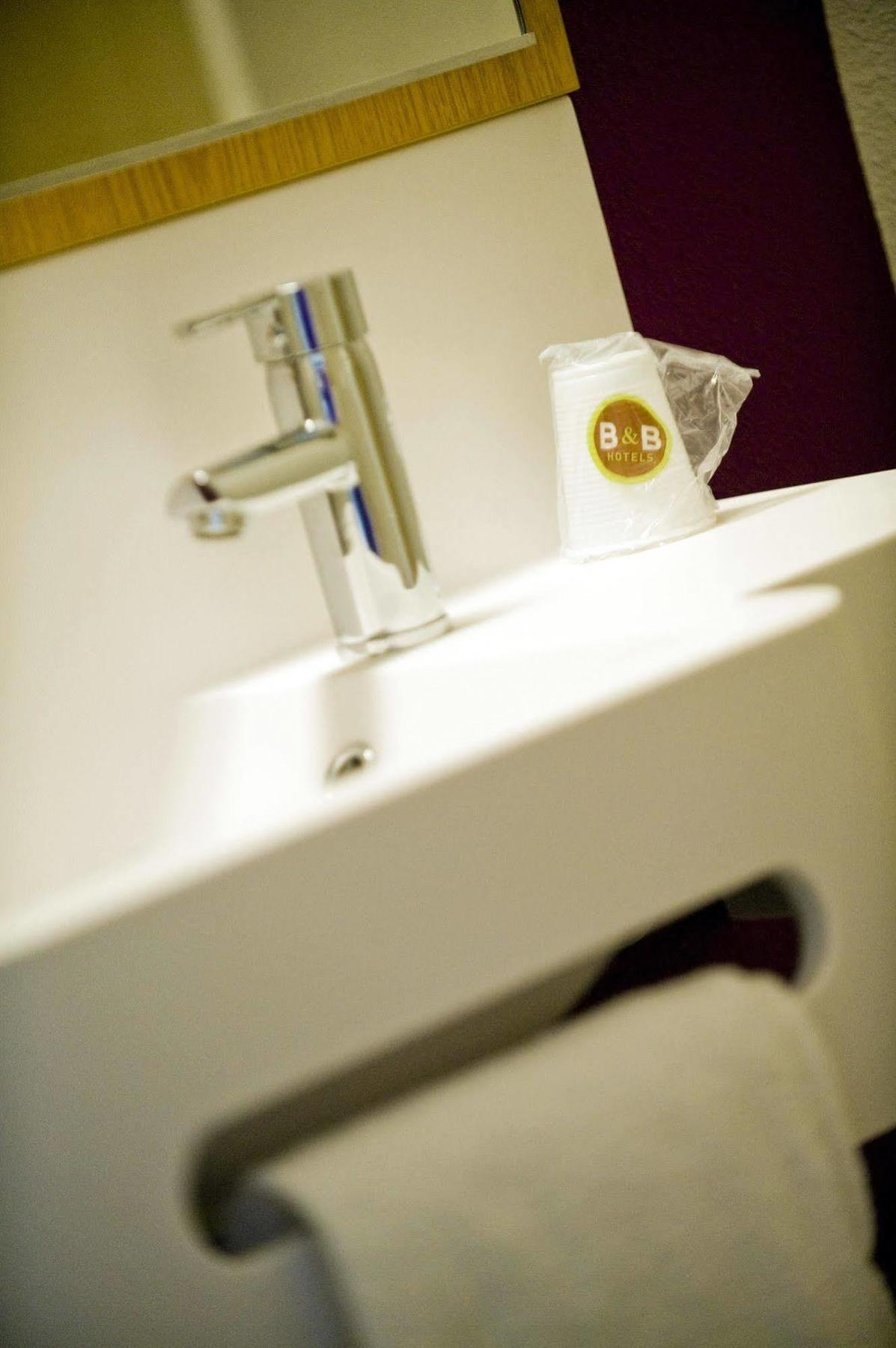 B&B Hotel Montlhery Linas Buitenkant foto