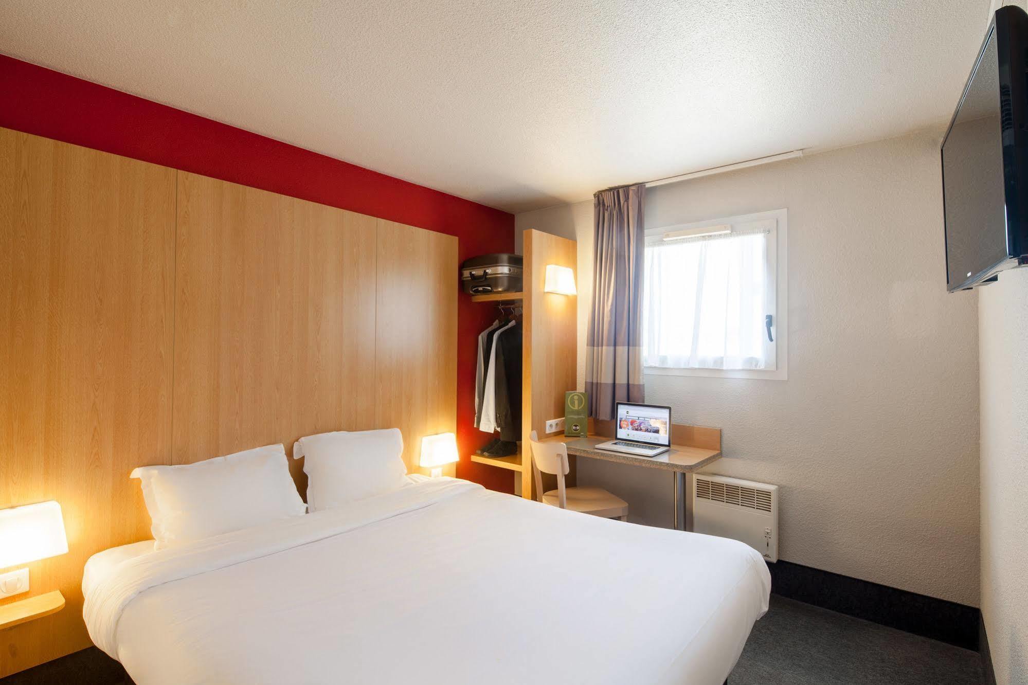 B&B Hotel Montlhery Linas Buitenkant foto