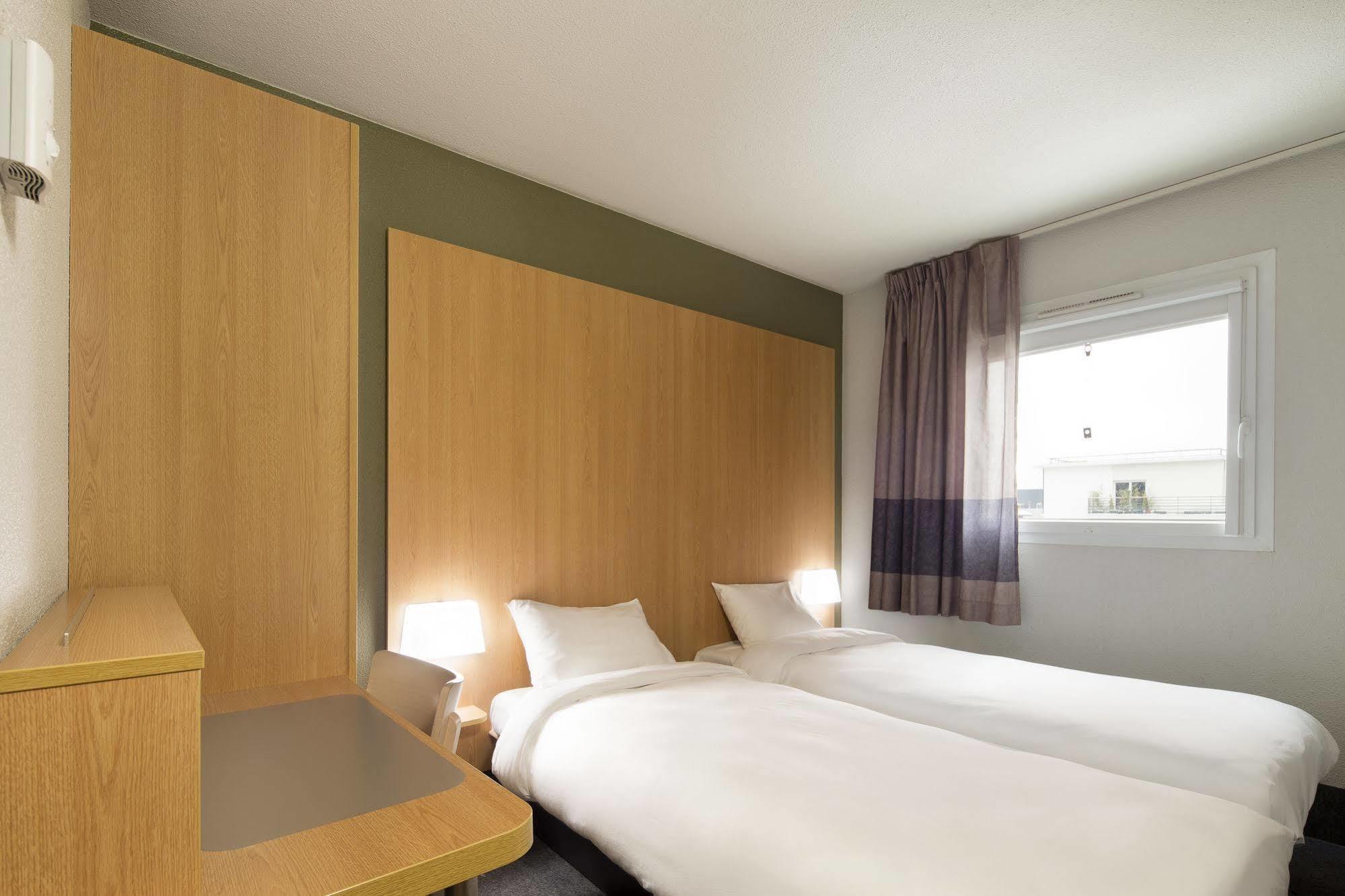 B&B Hotel Montlhery Linas Buitenkant foto